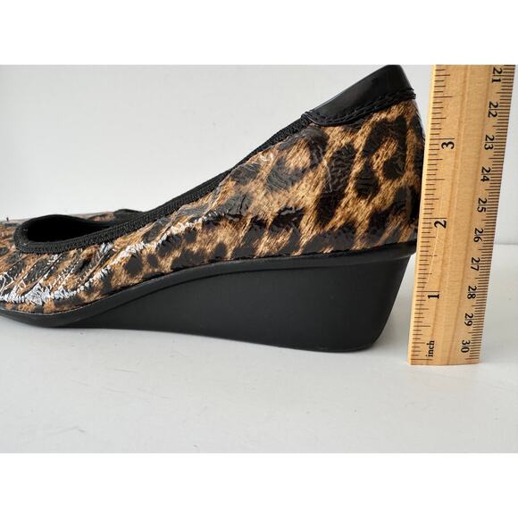 Anne Klein Women's W9 Leopard Print Ballet Wedge Flats Comfort Slip-On Shoes - Picture 3 of 7